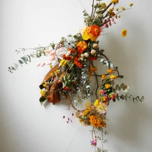 ドライフラワーの壁掛けオブジェ